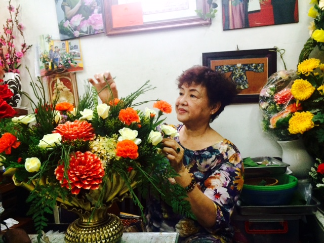 Nghệ nhân Mai Hạnh: Người thổi hồn cho mỗi cánh hoa